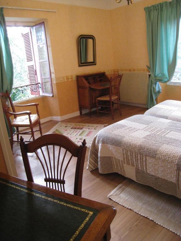 Chambres D'Hotes Closerie Du Guilhat Salies-de-Bearn Bagian luar foto